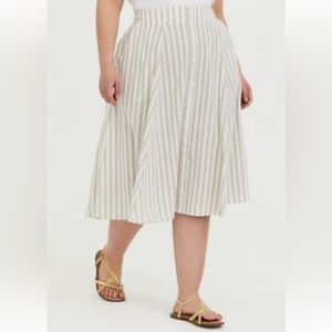Torrid linen button front a line midi skirt with pockets neutral tan and white